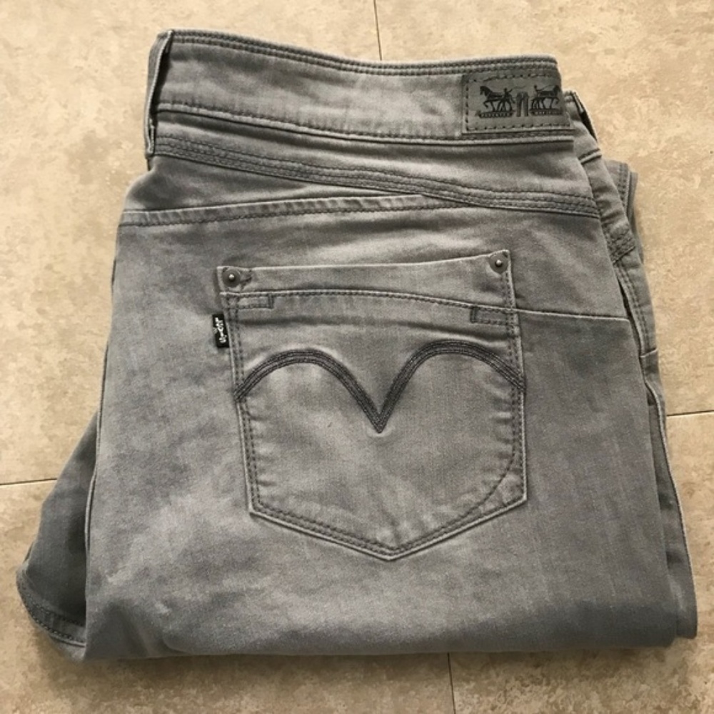 Levi Strauss 34/32” flatters & flaunt skinny leg